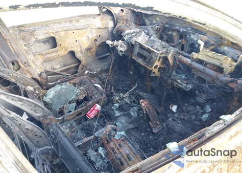 2011 Toyota Camry Le z USA, uszkodzony, nr VIN 4T1BF3EK9BU597448